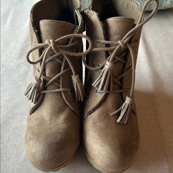 MIA Tan Ankle Boots with Tassels - Picture 1 of 5